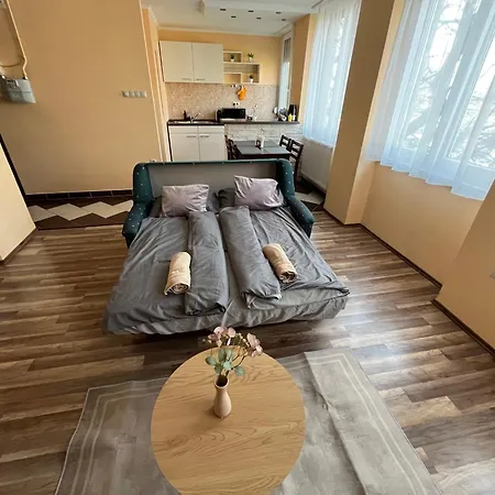 River - Free Parking